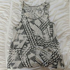 Patterned Tank